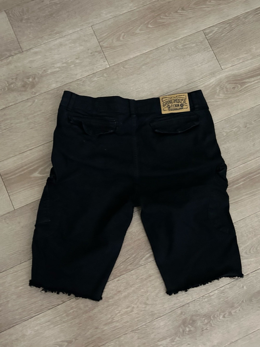 Grindhouse Men Black Frayed Hem Denim Shorts - Picture 2 of 7